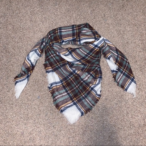 Charlotte Russe Accessories - Charlotte Russe Blanket Scarf